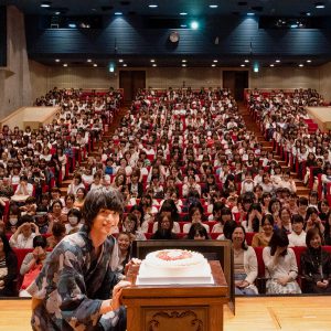 『コヒバニ』の黒羽麻璃央「スキルアップしたい」　26歳誕生日イベントでファンに直筆の手紙【公式レポ】 イメージ画像