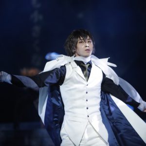 鳥越裕貴が魅せる“生命の輝き”　舞台「文豪ストレイドッグス DEAD APPLE」公演レポート イメージ画像