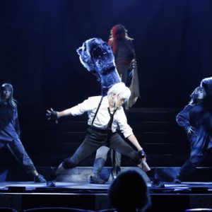鳥越裕貴が魅せる“生命の輝き”　舞台「文豪ストレイドッグス DEAD APPLE」公演レポート イメージ画像