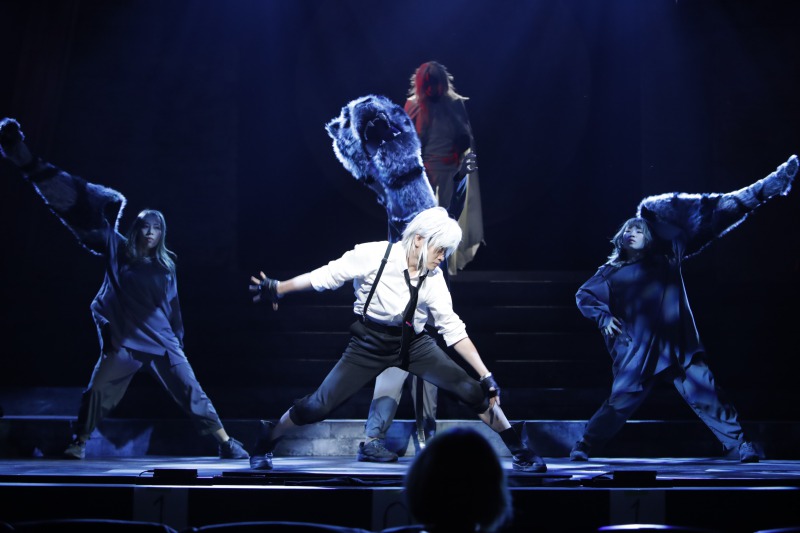 鳥越裕貴が魅せる“生命の輝き”　舞台「文豪ストレイドッグス DEAD APPLE」公演レポート イメージ画像