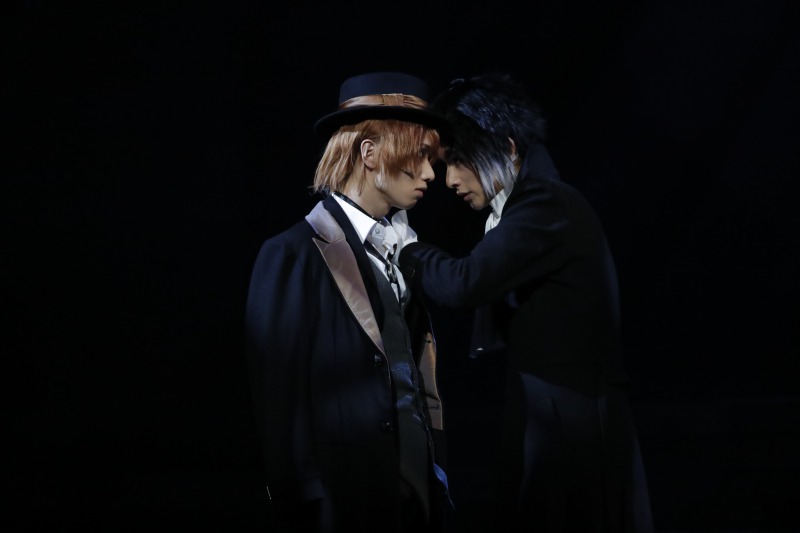 鳥越裕貴が魅せる“生命の輝き”　舞台「文豪ストレイドッグス DEAD APPLE」公演レポート イメージ画像