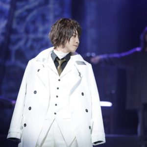 鳥越裕貴が魅せる“生命の輝き”　舞台「文豪ストレイドッグス DEAD APPLE」公演レポート イメージ画像