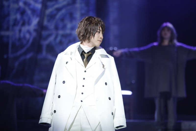 鳥越裕貴が魅せる“生命の輝き”　舞台「文豪ストレイドッグス DEAD APPLE」公演レポート イメージ画像