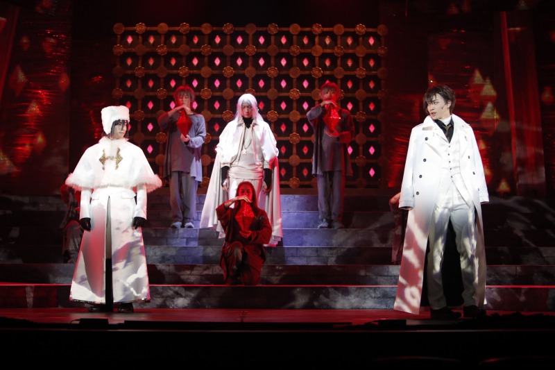 鳥越裕貴が魅せる“生命の輝き”　舞台「文豪ストレイドッグス DEAD APPLE」公演レポート イメージ画像