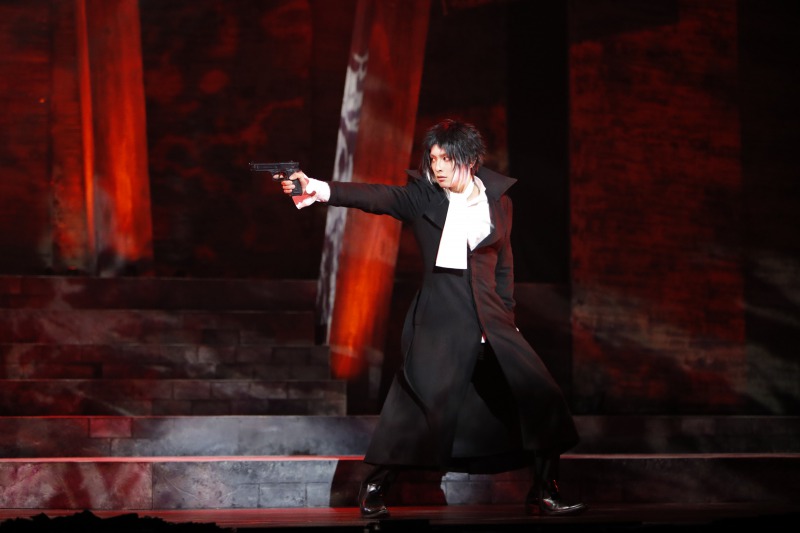 鳥越裕貴が魅せる“生命の輝き”　舞台「文豪ストレイドッグス DEAD APPLE」公演レポート イメージ画像
