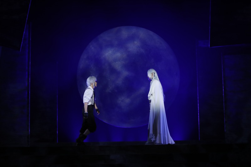 鳥越裕貴が魅せる“生命の輝き”　舞台「文豪ストレイドッグス DEAD APPLE」公演レポート イメージ画像