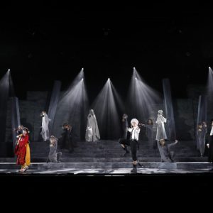 鳥越裕貴が魅せる“生命の輝き”　舞台「文豪ストレイドッグス DEAD APPLE」公演レポート イメージ画像