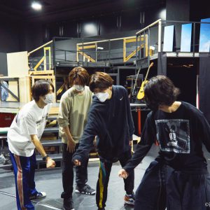 崎山つばさ「僕らが作る“道”に導きたい」、音楽劇「キセキ」稽古場レポート＆インタビュー イメージ画像