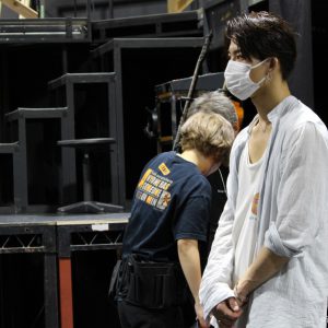 崎山つばさ「僕らが作る“道”に導きたい」、音楽劇「キセキ」稽古場レポート＆インタビュー イメージ画像