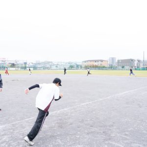根本正勝「チームプレーで最高の作品を作る」、舞台「ROOKIES」キャスト一同で野球練習 イメージ画像