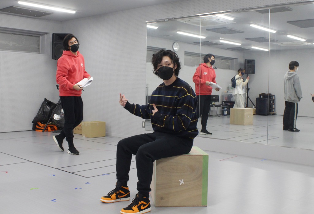 植田圭輔が信頼する仲間と作り上げる「はじまりのカーテンコール」稽古場レポート イメージ画像