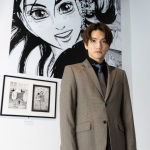 三浦宏規＆高野洸が「キングダム展 －信－」訪問　見学時の写真が解禁 イメージ画像