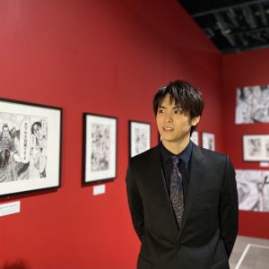 三浦宏規＆高野洸が「キングダム展 －信－」訪問　見学時の写真が解禁 イメージ画像