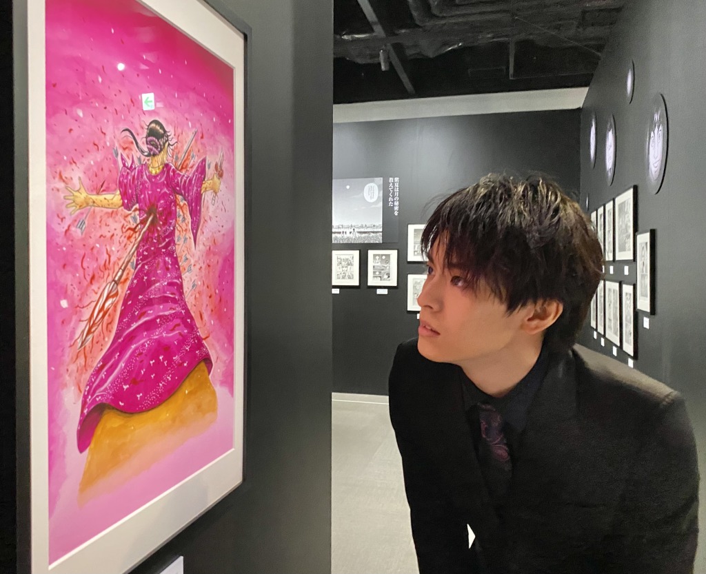 三浦宏規＆高野洸が「キングダム展 －信－」訪問　見学時の写真が解禁 イメージ画像