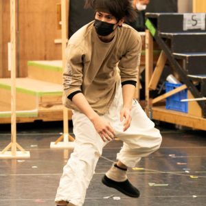 舞台『キングダム』三浦宏規・高野洸らの稽古場写真解禁　追加キャストに壤晴彦が出演 イメージ画像