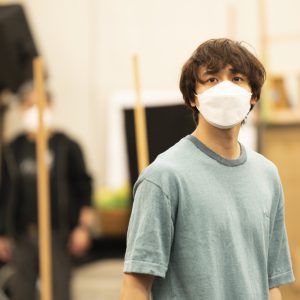 舞台『キングダム』三浦宏規・高野洸らの稽古場写真解禁　追加キャストに壤晴彦が出演 イメージ画像