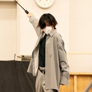 舞台『キングダム』三浦宏規・高野洸らの稽古場写真解禁　追加キャストに壤晴彦が出演 イメージ画像