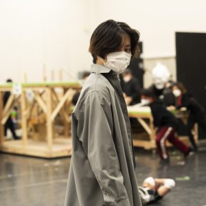 舞台『キングダム』三浦宏規・高野洸らの稽古場写真解禁　追加キャストに壤晴彦が出演 イメージ画像