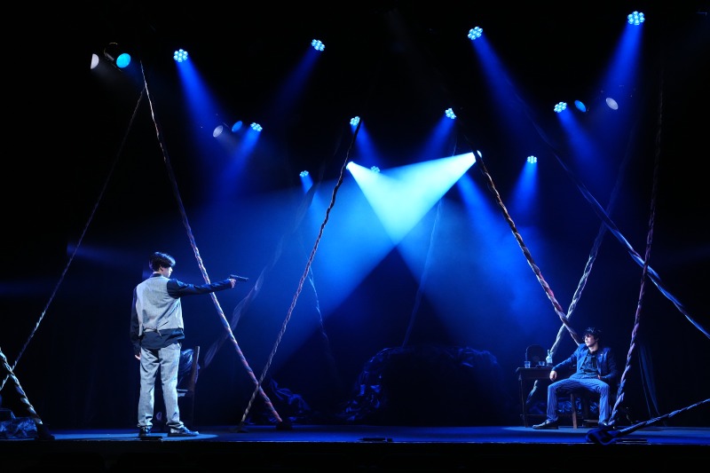 二人芝居「追想曲【カノン】」開幕　舞台写真＆公式レポートが到着 イメージ画像